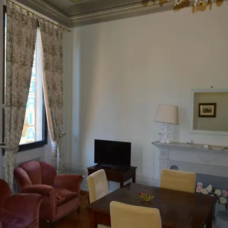 Palazzo Bianchini Luxury Apartment